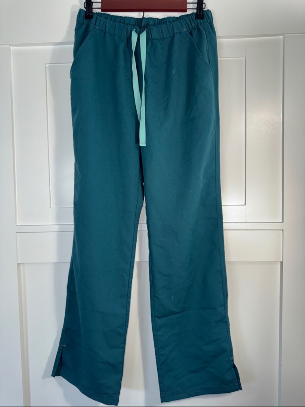 Figs Teal Elastic-Waist Scrub Pants with Yellow Logo size Medium